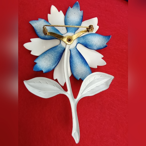 Vintage Red White and Blue Metal Enamel White Stem Flower Brooch Pin - Picture 6 of 7